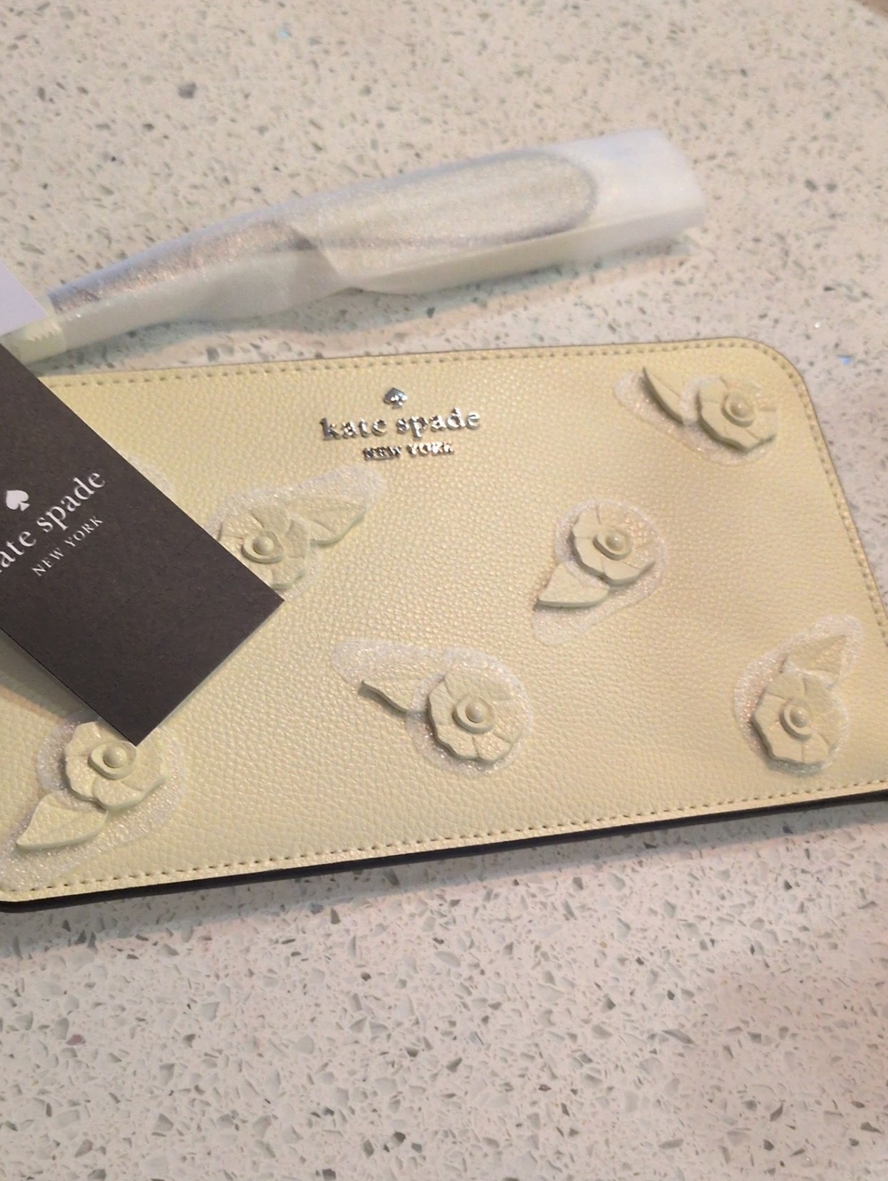 KATE SPADE Yellow 💛 Floral Appliqué Zip Wallet Wristlet Nwt